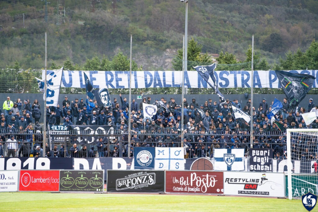 Scontri e bombe contro i poliziotti, nei guai 9 ultras cavesi