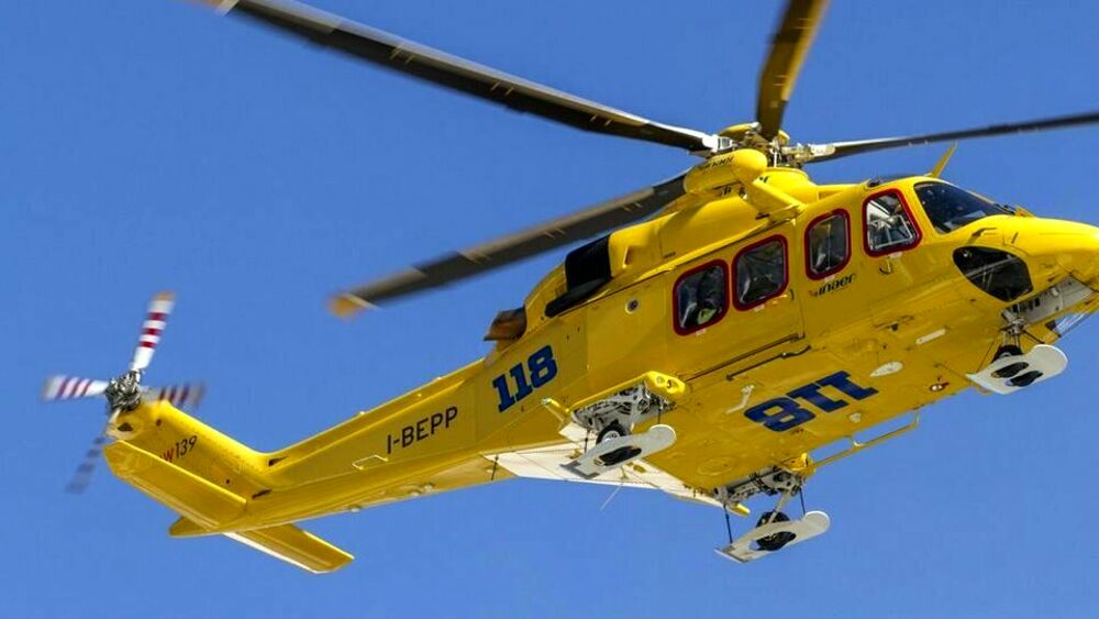 Prignano Cilento, schiacciato dal trattore: anziano in ospedale