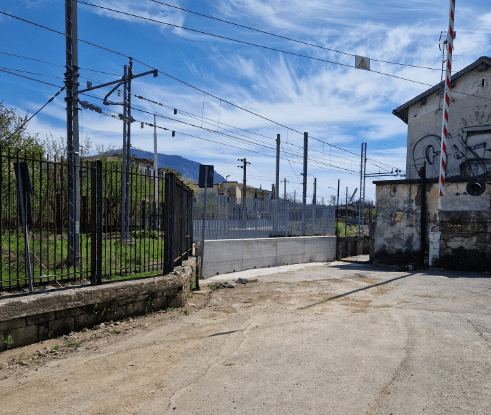 Fisciano, passaggio a livello murato: «Forti disagi»