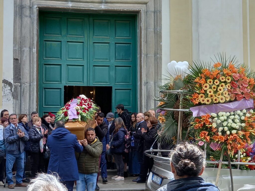 L’addio a Rosa Apicella, in chiesa uno degli investitori