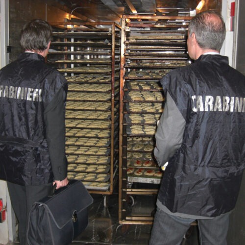 Controlli dei Carabinieri del NAS a Salerno: sospesa macelleria e sequestrati alimenti