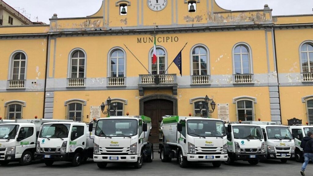 Nocera Inferiore, netturbini sotto accusa