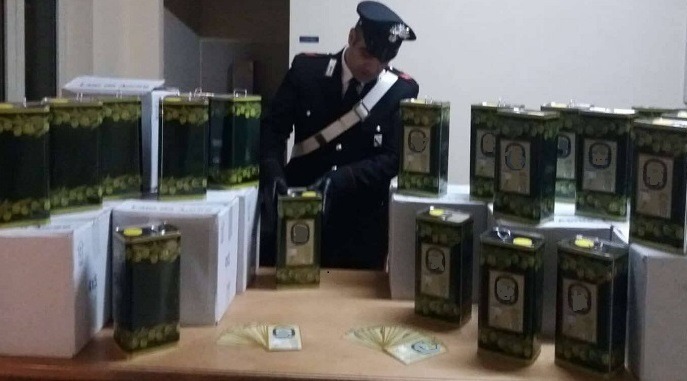 Sotto sequestro 900 litri di olio d’oliva contraffatto