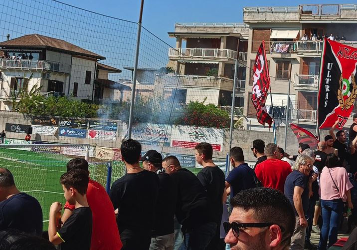 Palmese-Manfredonia, sospesa a inizio secondo tempo per malore di un tifoso