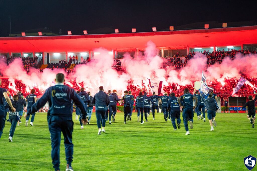 Cavese-Cynthialbalonga, calcio d’inizio sabato alle 20:45