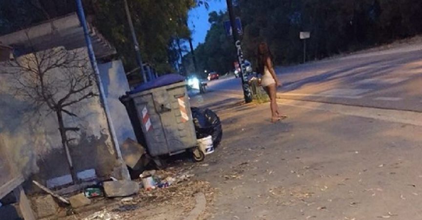 Battipaglia, sos lucciole: Daspo e auto rimosse