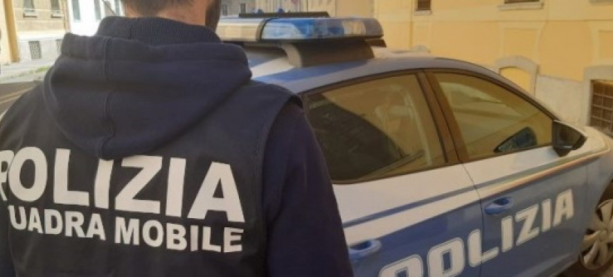 Spari nella notte: due giovani feriti, uno grave