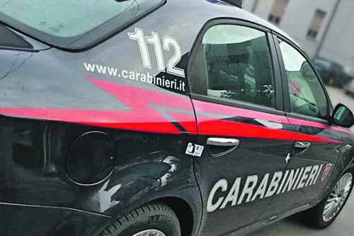 Salernitano pestato a Napoli perché si rifiuta di farsi intestare sim