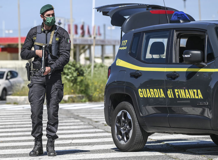 Frode fiscale: perquisizioni a Salerno