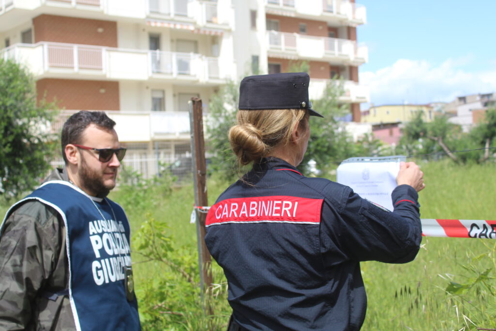 Battipaglia, tomba rifiuti in un fosso: denunciato imprenditore