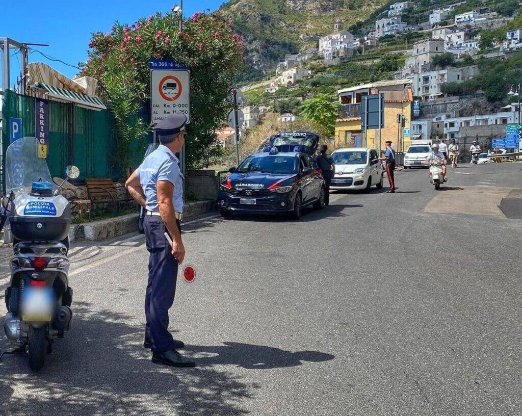 Targhe alterne in Costiera nei week end di giugno, luglio e ottobre