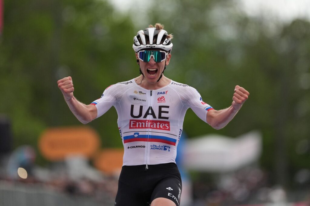 Giro d’Italia, la seconda tappa a Pogacar