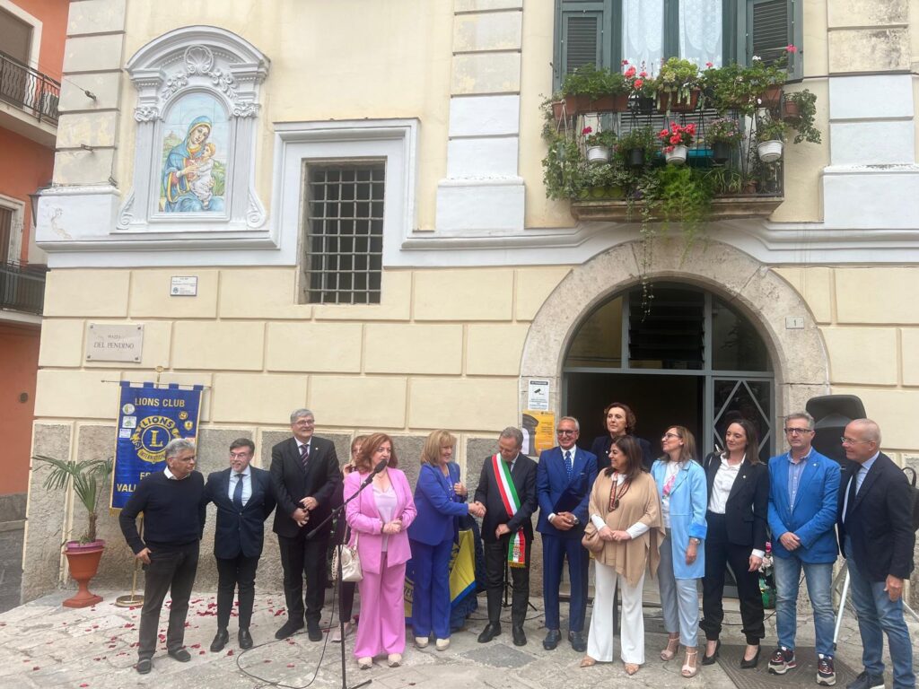 Piazza Pendino a Eboli riscopre la sua antica edicola votiva