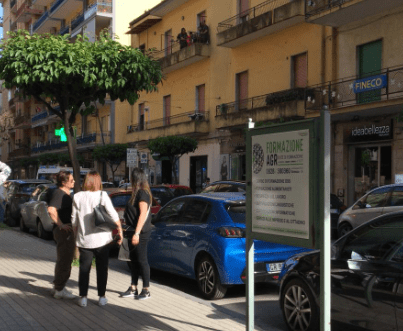 Panico a Battipaglia, 90enne cade sul balcone