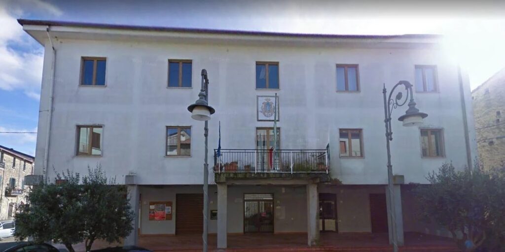 Stio, politici al concorso: bufera social sul Comune