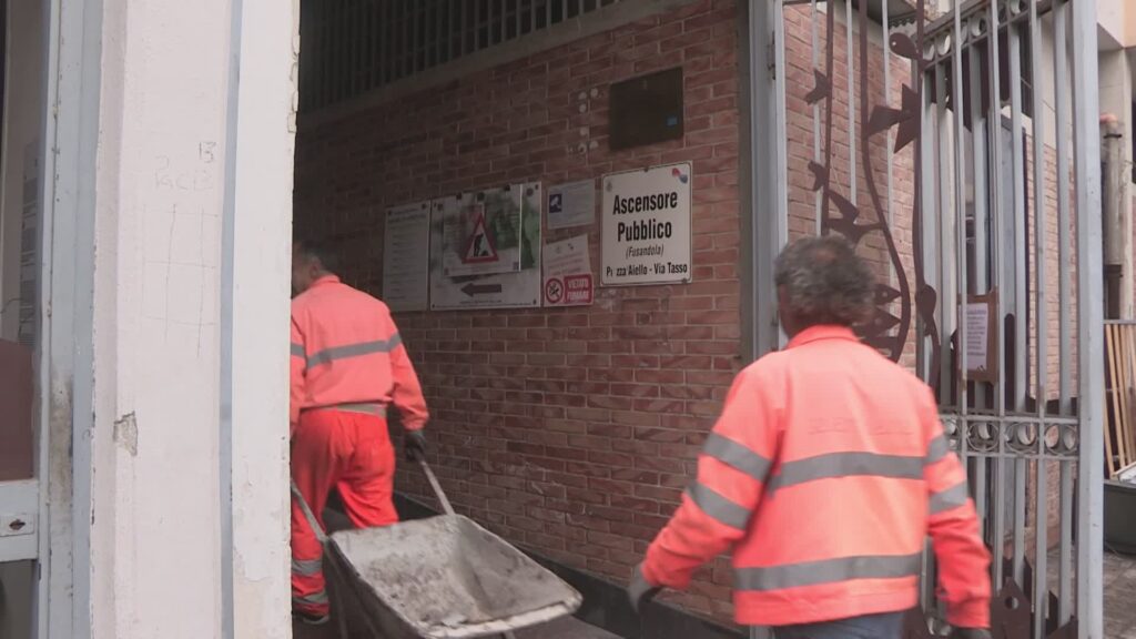 Salerno, chiuso per 15 giorni l’ascensore di via Fusandola