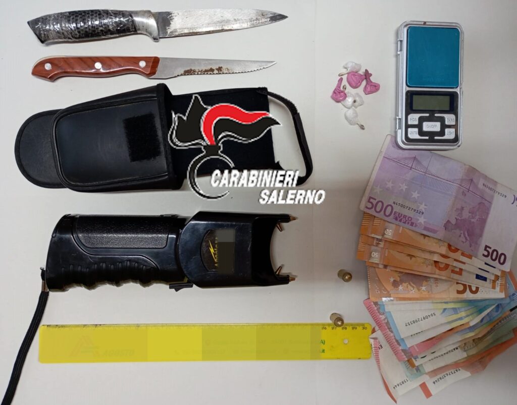 Pellezzano, nasconde droga e un taser: arrestato