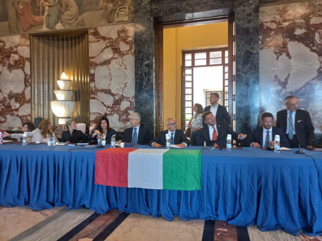 Autonomia differenziata, la protesta arriva al Comune di Salerno