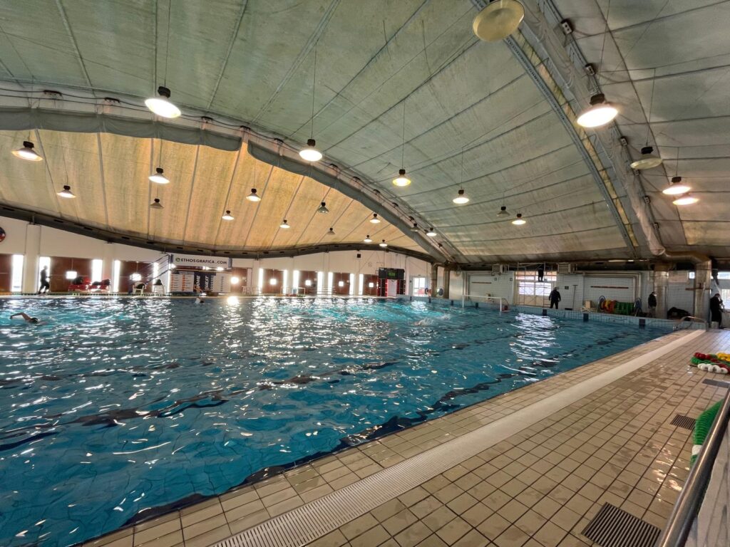 Piscina “Vitale” a Salerno, lavori alla copertura dopo quattro anni