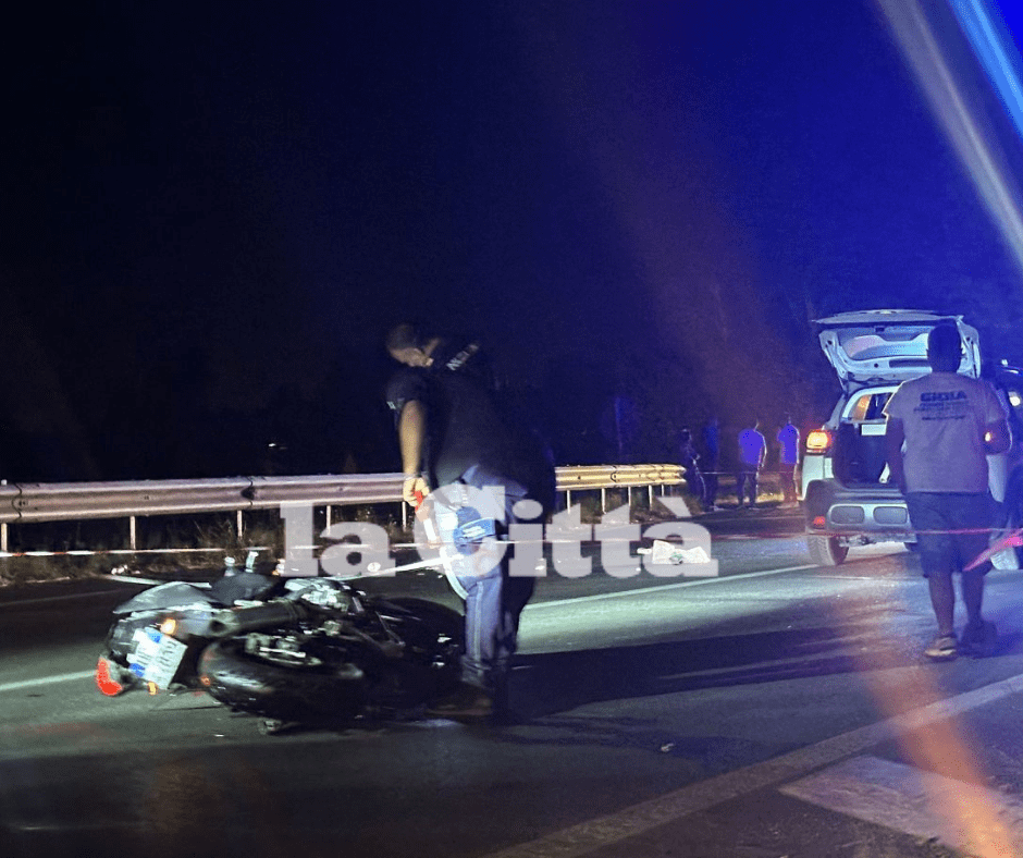 Incidente sulla Statale 18, frontale auto-moto a Capaccio Scalo