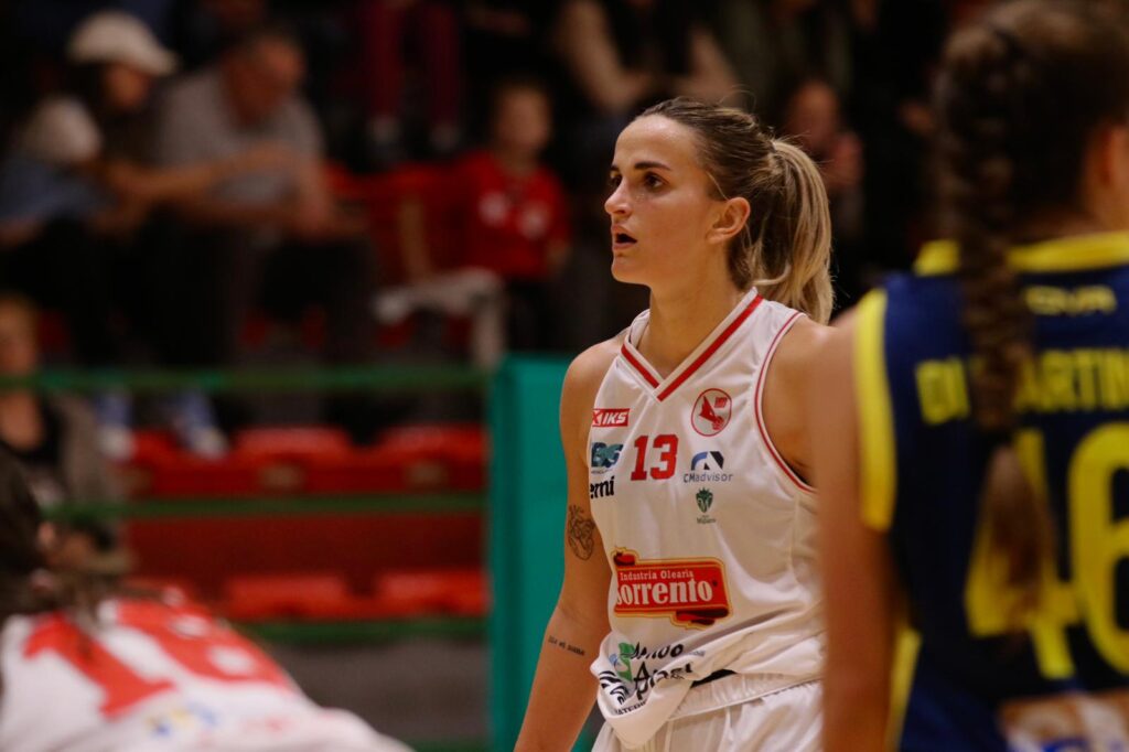 L’Angri Femminile rinnova con capitan Marilù Sapienza