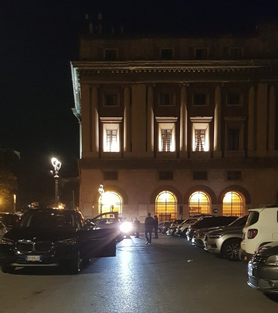 Parcheggiatori abusivi a Salerno, nuova invasione: ecco la mappa
