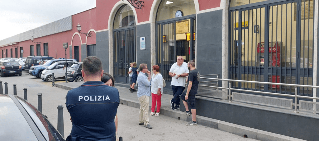 Linea storica, i pendolari si mobilitano contro i disagi