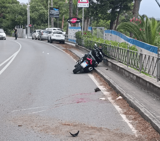 Ispani, schianto in scooter: grave un giovane
