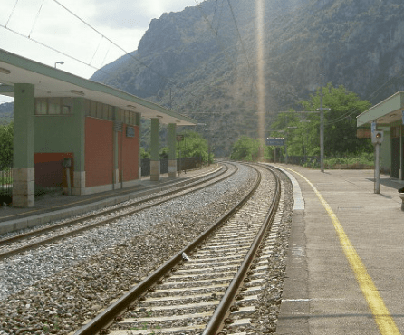Treno esce dai binari, paura a Centola