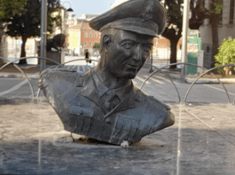 Eboli, il busto del maresciallo Giudice nel mirino dei vandali