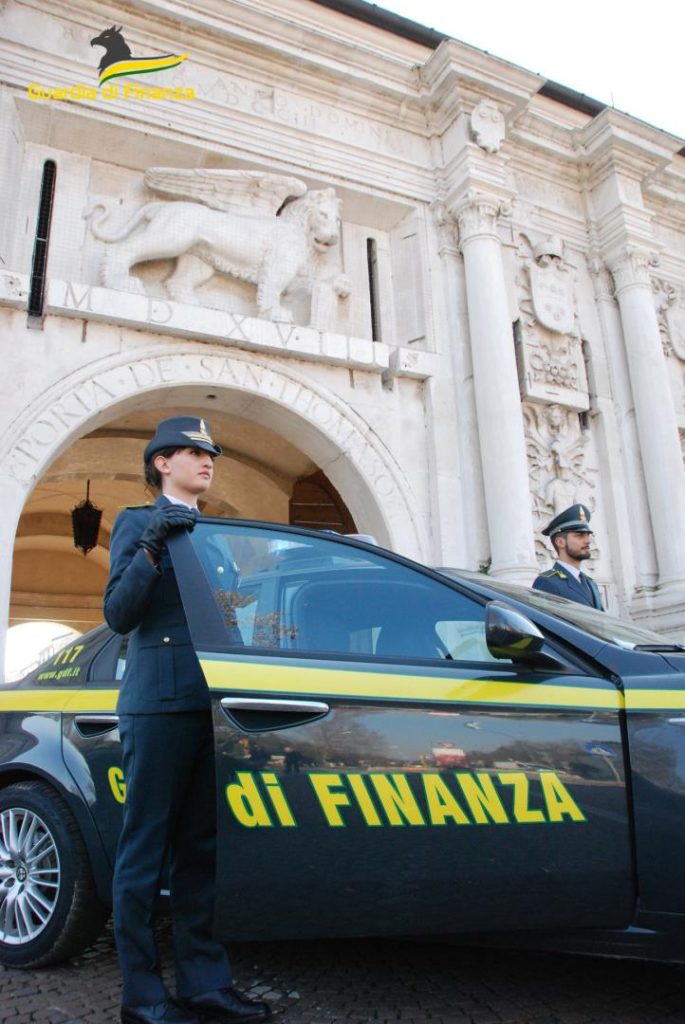 Salerno, chiede il gratuito patrocinio: ma “nasconde” redditi per  300mila euro
