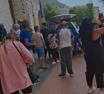 Sirene spiegate per l’ultimo saluto a Giuseppe Cicalese