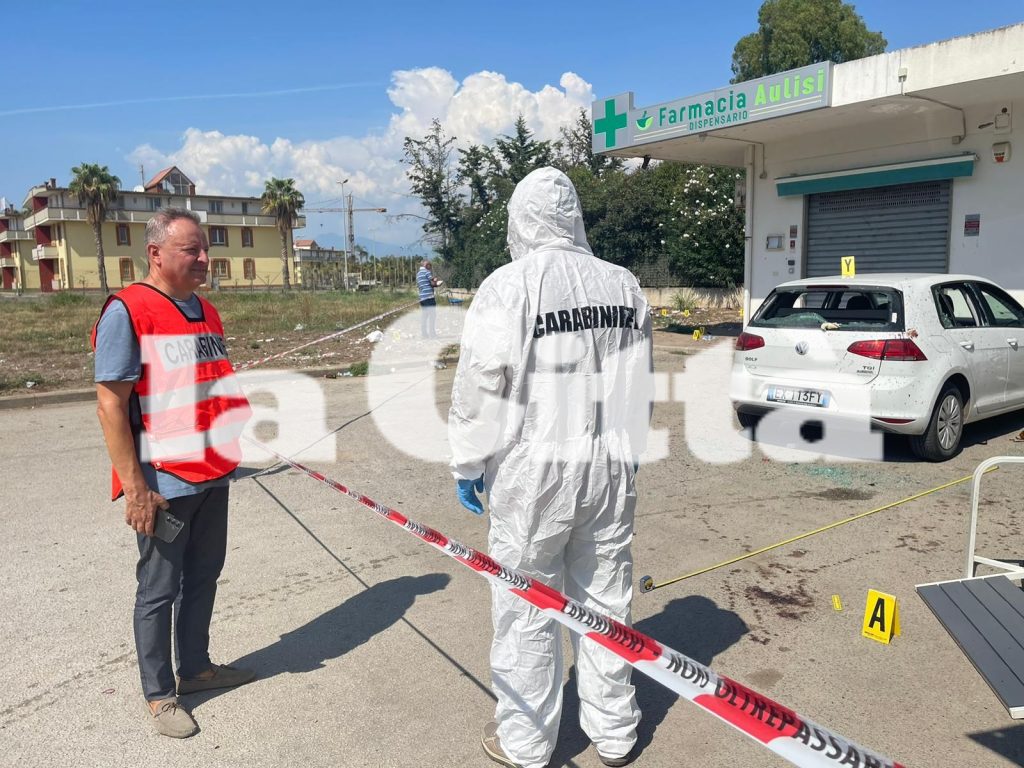 Battipaglia, sangue e bottigliate: violenza senza fine