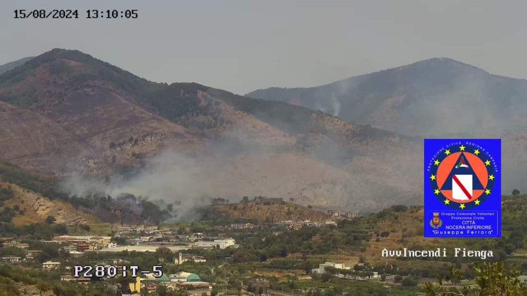 Incendio a Castel San Giorgio: a fuoco la collina in zona Trivio