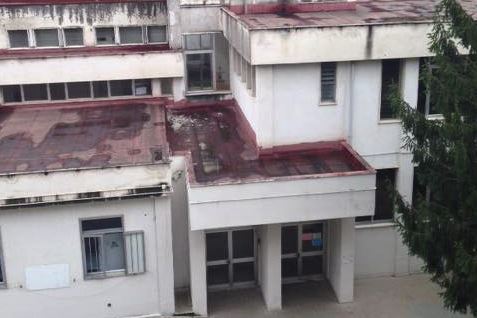 Salerno, stop lezioni alla “Abbagnano”: gli alunni alla “Tafuri”