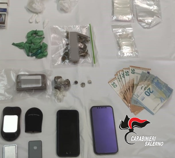 Sorpreso a spacciare a Casal Velino: pusher di Agropoli in manette