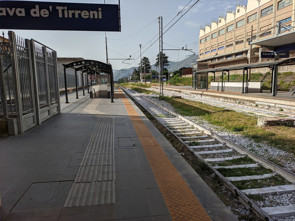 Linea storia Napoli-Salerno: ripartono i collegamenti ferroviari tra Nocera e Cava de’ Tirreni