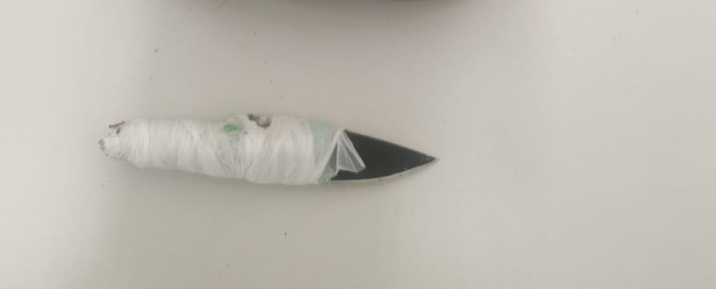 Salerno, parcheggiatore abusivo minaccia automobilista con coltello