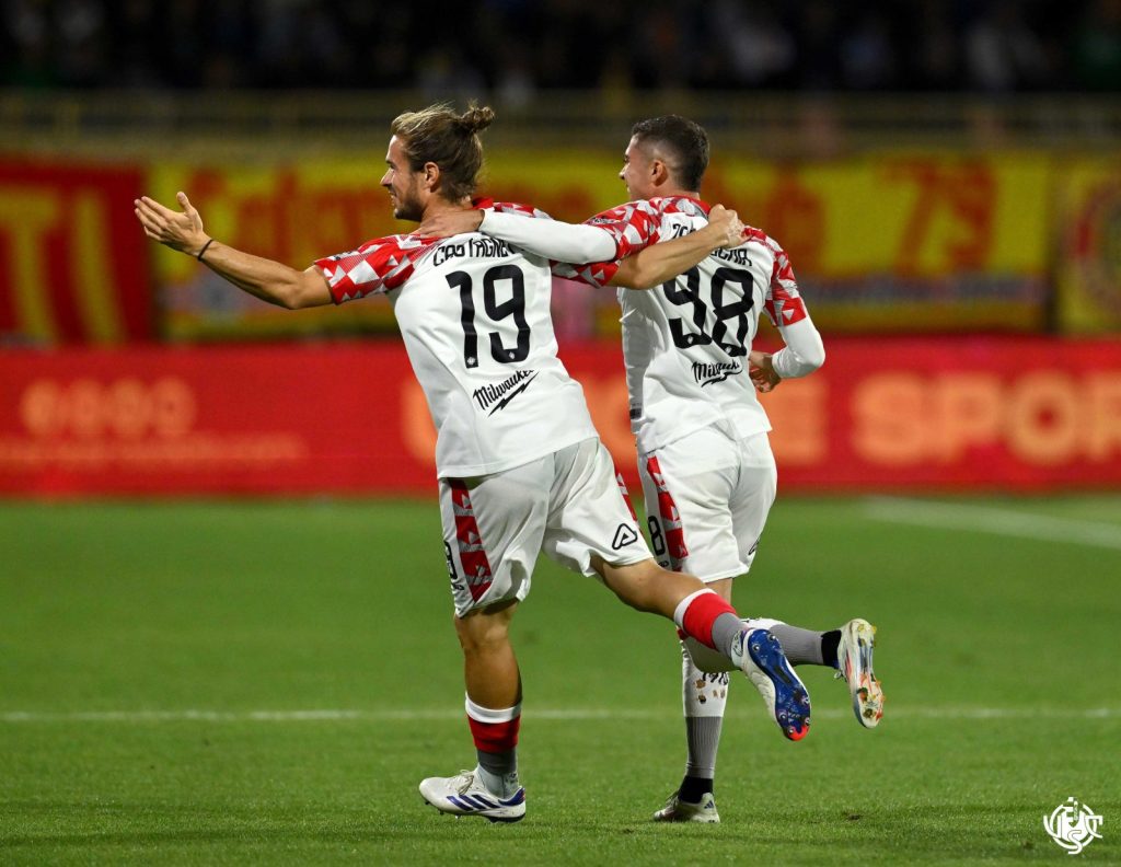 Catanzaro-Cremonese 1-2, grigiorossi vittoriosi nel finale