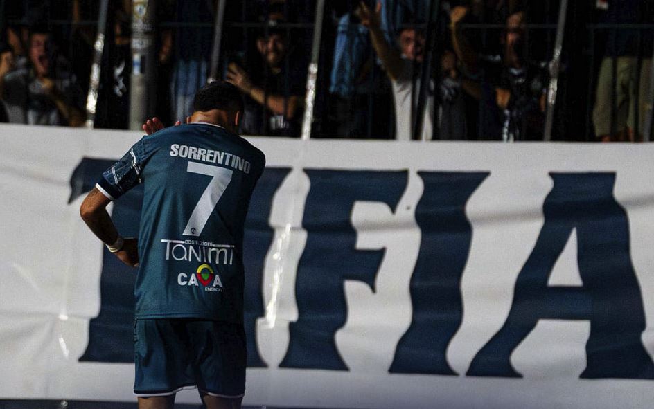 Cavese-Crotone 2-1, i metelliani brindano alla prima vittoria