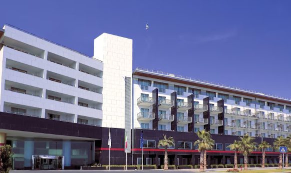 «Grand Hotel Salerno, c’è una ipoteca sui suoli»