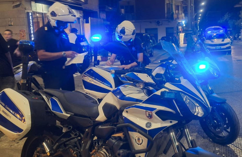 Salerno, controlli della Municipale in piazza Gloriosi