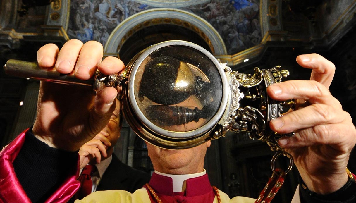 Dove Si Trova Il Sangue Di San Gennaro Il sangue di San Gennaro si è sciolto - La Città di Salerno