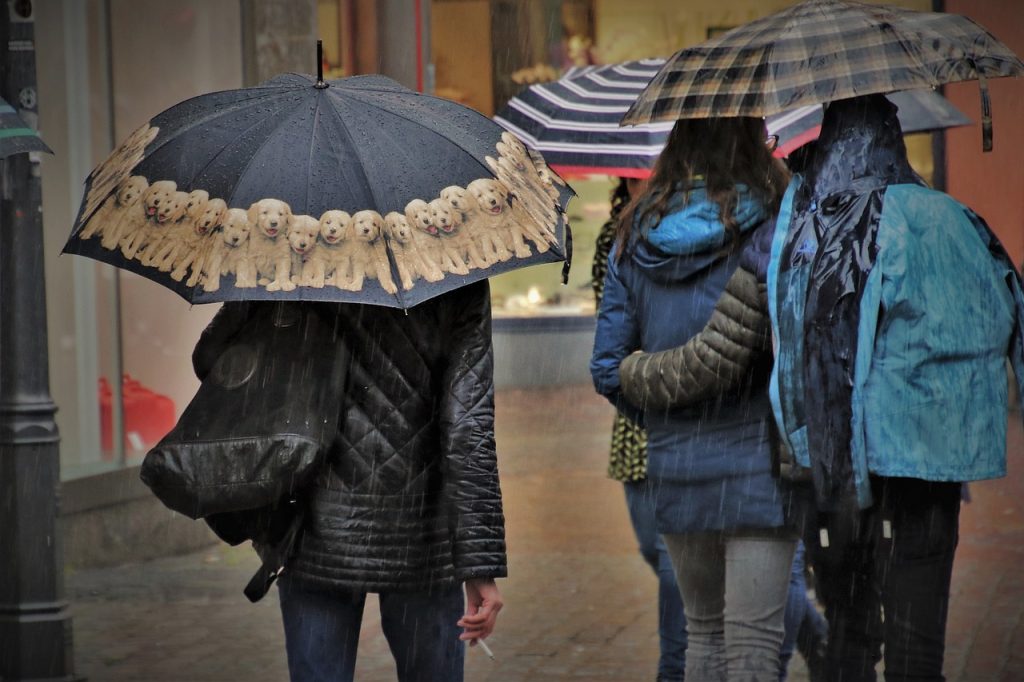Allerta meteo per domani: scuole chiuse in diversi comuni del Salernitano
