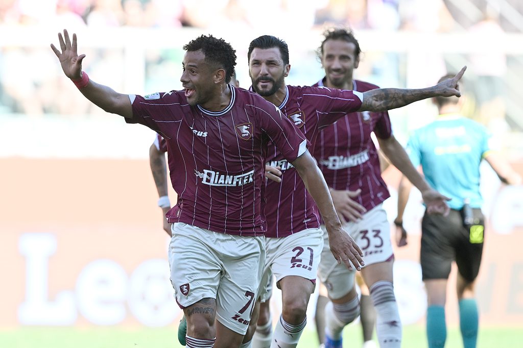 Salernitana, maxi squalifica per Tello: schiaffo al quarto uomo