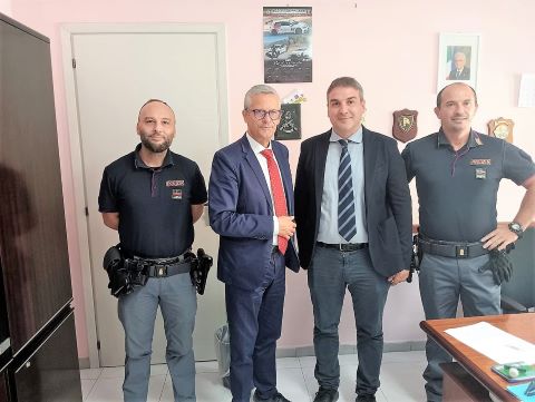 Sarno, preso dopo aver forzato posto di blocco: il Questore si congratula con gli agenti