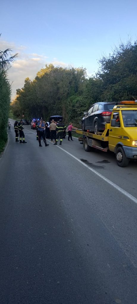 Eboli, scontro tra auto in località “Femmina Morta”