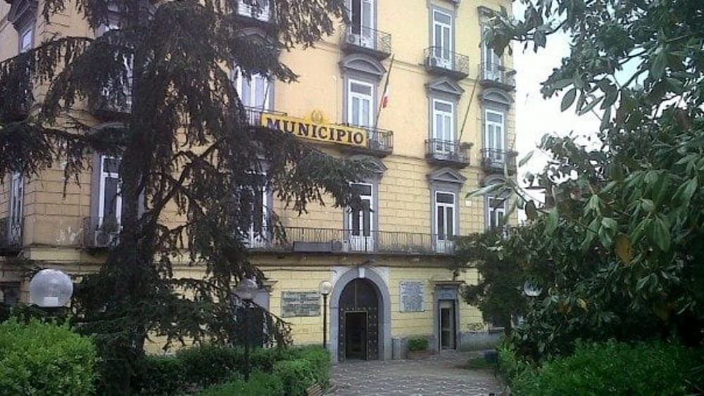 Mensa a Scafati, cibo freddo e pasti errati per i celiaci