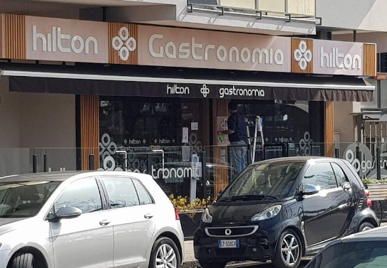 Salerno, i ladri al bar messi in fuga da un residente