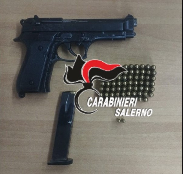 Angri, nasconde arma modificata: arrestato 31enne